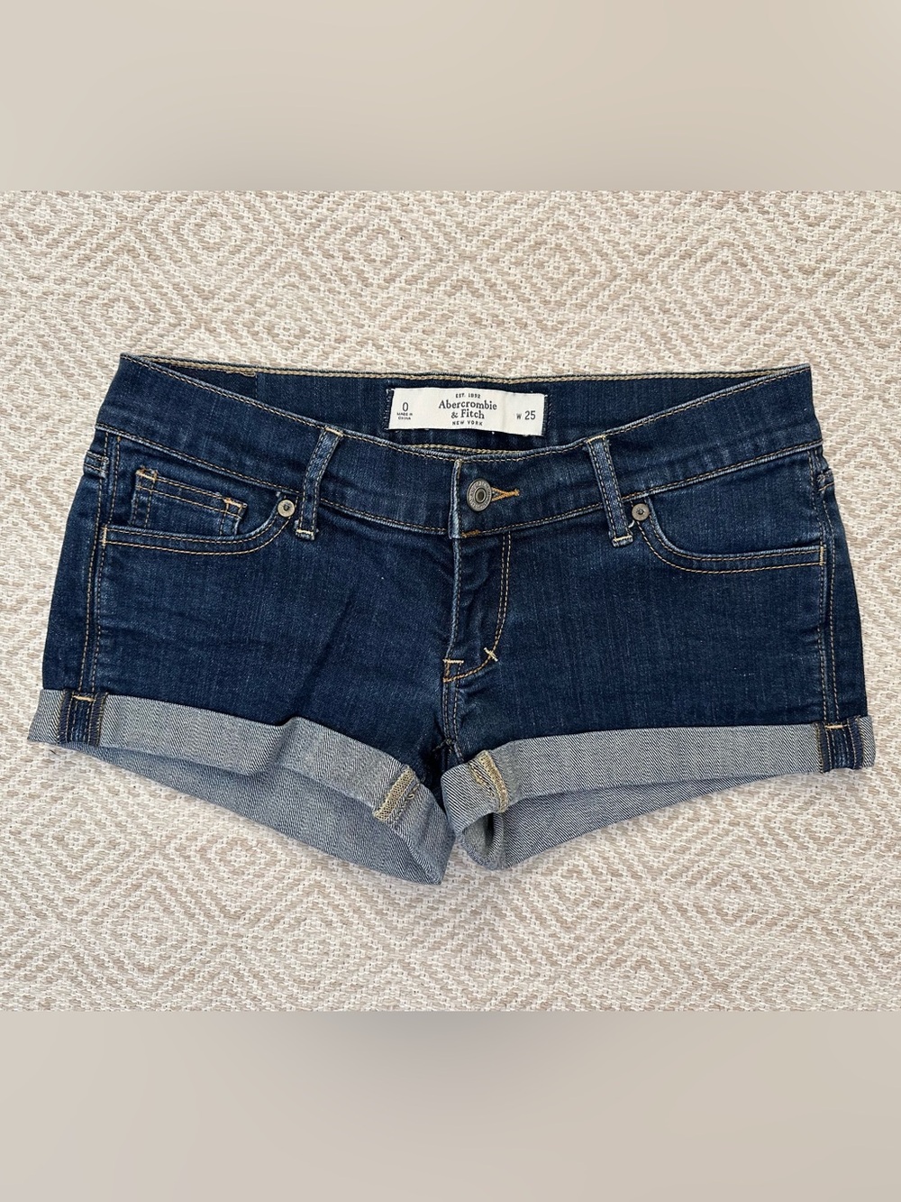 Y2K Abercrombie & Fitch Women's Dark Blue Denim Roll-Cuff Shorts Size 0